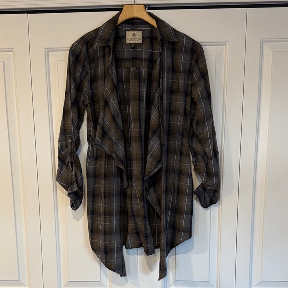 Legendary Whitetails Men's Plaid Shirt - Black and Brown I have a medium too - Picture 7 of 8